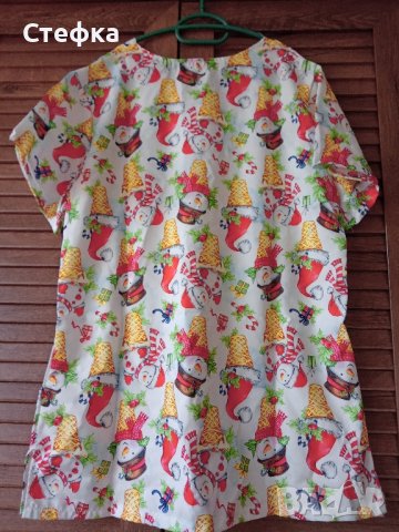 Нова дамска медицинска туника с Коледни мотиви , снимка 2 - Туники - 42279276