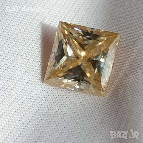 Голям 5+ карата диамант мойсанит Diamond Moissanite Топ Фенси Златен кръст оттенък Принцеса , снимка 2 - Други - 35732331