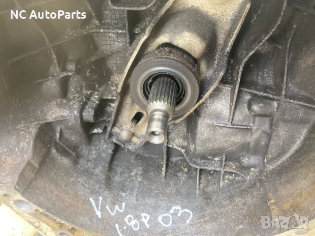 5 степена механична скоростна кутия за VW Фолксваген Пасат B5.5 1.8Т 012301103AD 2003, снимка 5 - Части - 42600027