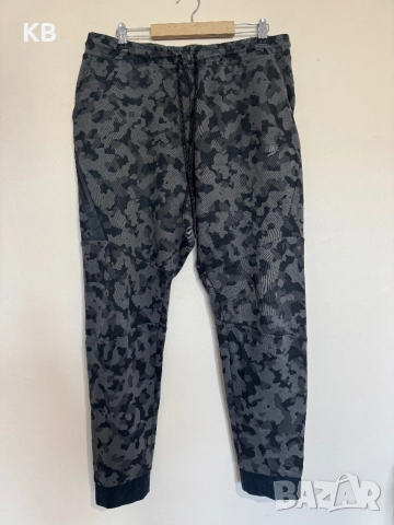 Nike Sportswear Tech Fleece Jogger Pants Camo.