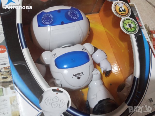 Робот -музикален ходещ, снимка 6 - Коли, камиони, мотори, писти - 39039197