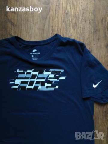 nike - страхотна мъжка тениска КАТО НОВА