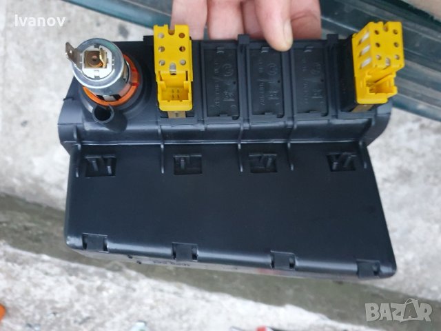 Централна конзола малка жабка под климатроника запалка бмв е36 bmw e36 console 1977231, снимка 3 - Части - 42004059