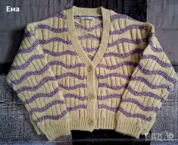 Детска плетена жилетка
