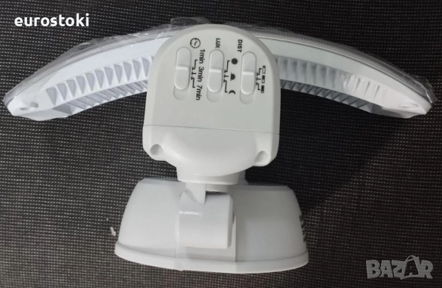 ZOFO LED прожектор със сензор за движение, 4000LM, 5000K, 35W мощен външен прожектор с 2 лампи, снимка 8 - Лед осветление - 51852190