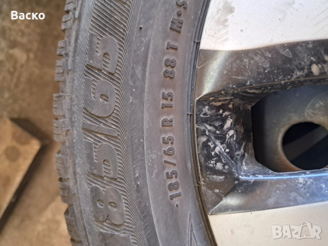 Зимни гуми Semperit 185 65 15 , снимка 3 - Гуми и джанти - 52424447