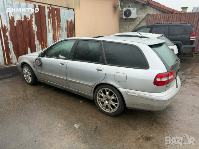 volvo v40 1.8 favelift на части волво в40 комби , снимка 2 - Автомобили и джипове - 53661170
