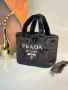 пухени чанти prada , снимка 9