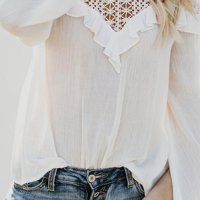 Дамска блуза в бяло с дълъг ръкав и къдрички, снимка 3 - Блузи с дълъг ръкав и пуловери - 40698134