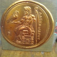 Медно пано върху дърво с образа на Александър Македонски, снимка 1 - Други ценни предмети - 39531477