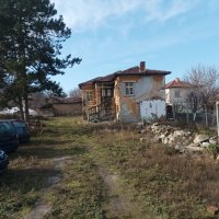 Къща със голям двор в село Орлово област Хасково , снимка 2 - Къщи - 39216226