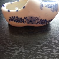 Сувенири:  Холандска пантофка, дървена купа, малка сувенирна лъжичка , снимка 1 - Други ценни предмети - 41186001