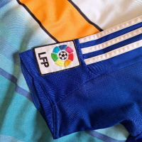 Тениска на Реал Мадрид на Рафаел ван дер Ваарт, снимка 4 - Футбол - 44763798