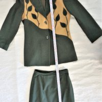 Дамски официален костюм- естествен вълнен плат, снимка 1 - Костюми - 38754810