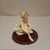 Много красива рядка Винтаж фигурка статуетка на балерина от порцеланова смола., снимка 2 - Статуетки - 44452359