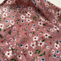 Стилна дамска копринена блуза риза без копчета, цвят пепел от рози с цветя, снимка 2 - Ризи - 44710605