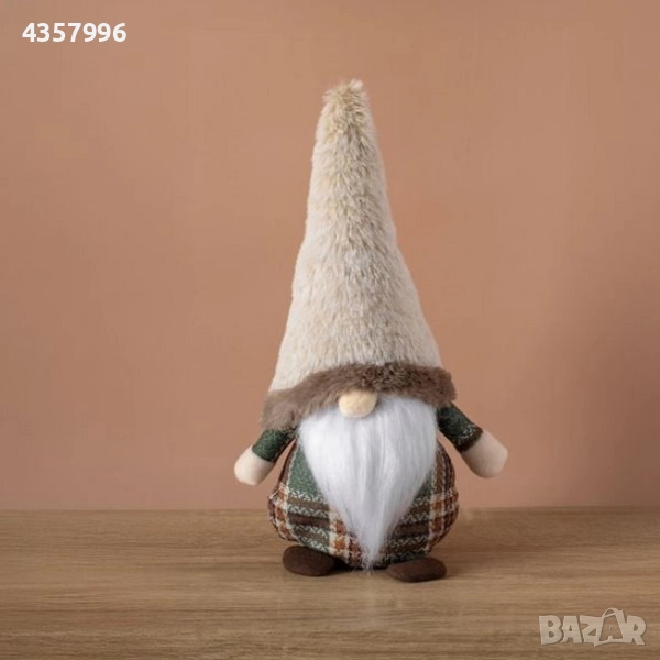 Коледно джудже с кафяво-зелено карирано тяло, брада и бежова шапка, снимка 1