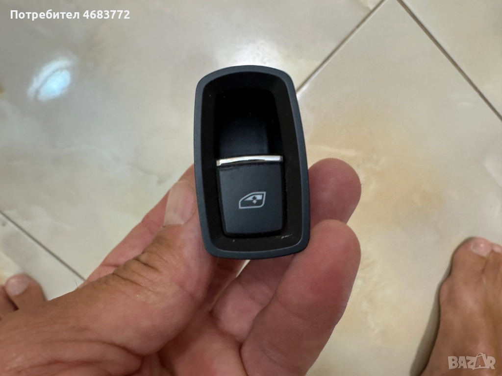 Копче бутон за ел. стъклата на задна лява врата на Порше Макан Porsche Macan само за 30лв. 7pp959855, снимка 1