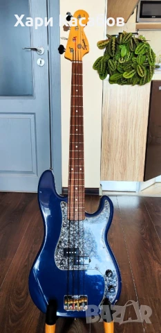 Бас китара Squier P, снимка 2 - Китари - 50665867