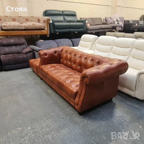 Кафяв кожен диван тройка и табуретка тип Честърфийлд, снимка 10 - Дивани и мека мебел - 50887344