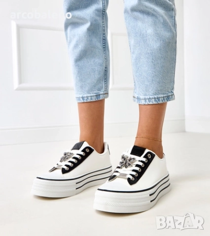 Дамски маратонки на платформа, украсени с пеперуда Aviara