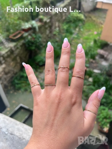 Комплект от 5 броя златни тънки пръстена с различни ширини за различни места ❤️