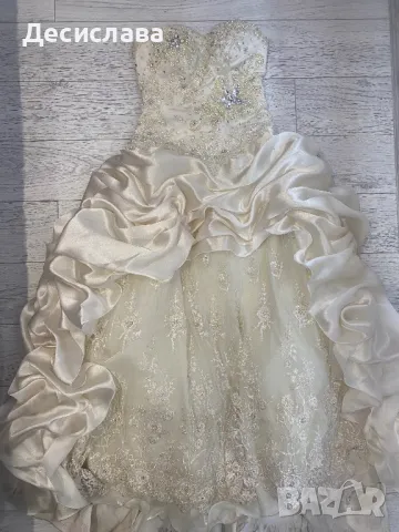 Сватбена рокля с букет, було и чанта 