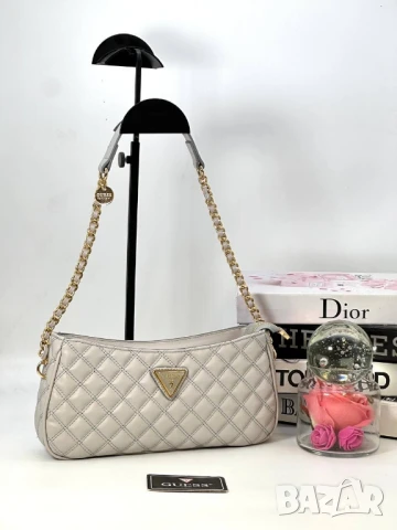 чанти Guess ⭐️ ➡️29cm ⬆️14cm✨ 🌟, снимка 8 - Чанти - 51423567