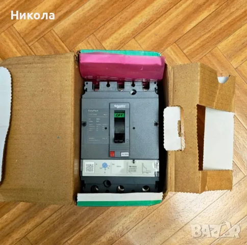 Автоматичен прекъсвач Schneider 70-100A, снимка 3 - Ключове, контакти, щепсели - 55141587