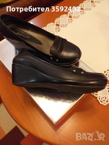 Продавам изгодно 2 чифта дамски италиански обувки от естествена кожа, снимка 5 - Дамски елегантни обувки - 39119719