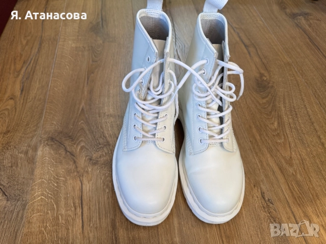 Dr. Martens - Кожени боти с подметка с грайфер, Мръснобял, снимка 7 - Дамски боти - 52955018