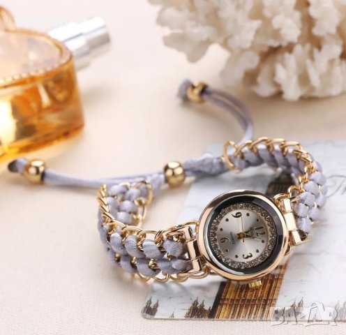 Нов дамски часовник със сиво метало-текстилно закопчаване, снимка 1 - Дамски - 42178369