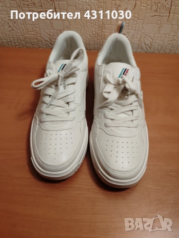 Кожени маратонки нови, бял цвят, номер 41