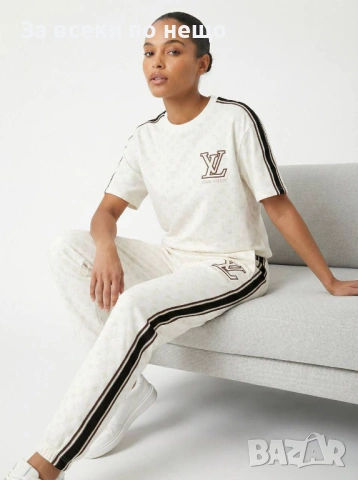 Louis Vuitton Дамски Спортен Комплект Тениска И Долнище🔝Дамски Спортен Екип Луис Витон Код A1252, снимка 11 - Спортни екипи - 53490516
