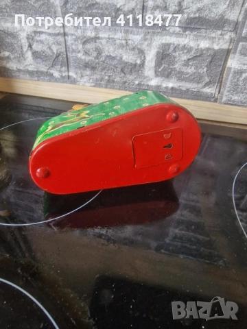 Стара метална касичка, снимка 3 - Антикварни и старинни предмети - 51866386