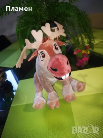 Еленът Свен от Замръзналото кралство и Мини Маус Disney Store , снимка 2 - Плюшени играчки - 49695621
