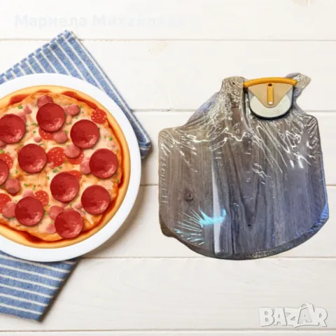 Дървена дъска за пица с уред за лесно  рязане., снимка 1