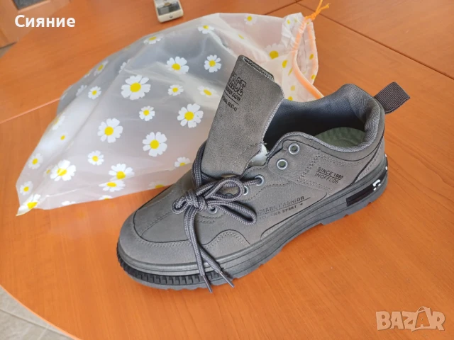 Мъжки нови обувки