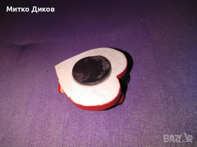 Магнит момче и момиче с народни носии на фона на сърце нов нов, снимка 4 - Колекции - 50999181