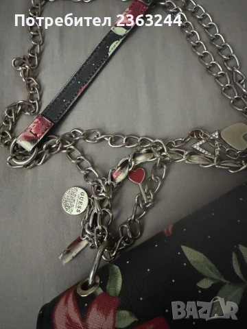 Дамска чанта Guess, снимка 4 - Чанти - 56075757