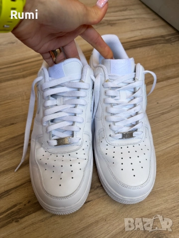 Оригинални кецове NIKE AIR FORCE 1 '07 LE ! 44,5 н, снимка 5 - Маратонки - 29701440