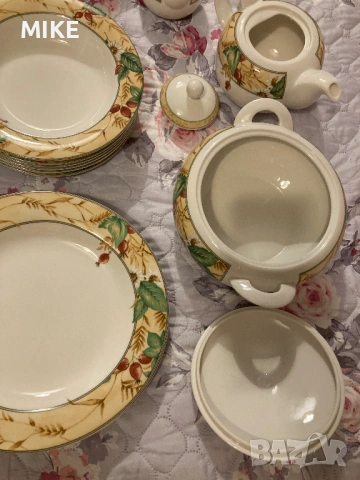 Порцеланов сервиз за хранене от 42 части, снимка 6 - Сервизи - 53195282