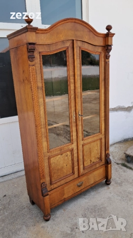 Витрина антикварна масив