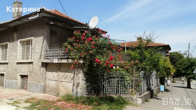 ПРОДАВАМ: Къща с двор в град Русе, снимка 2 - Къщи - 55831388