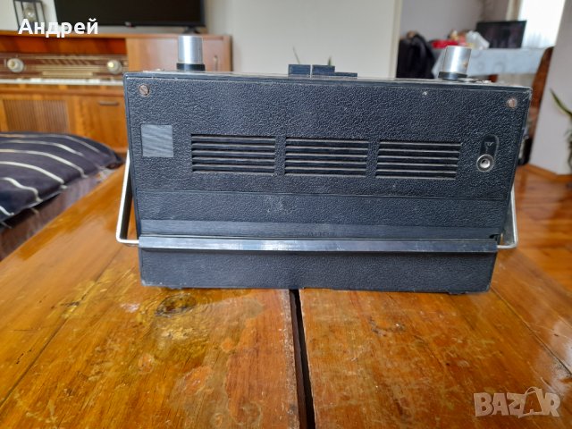 Старо радио,радиоприемник Тоника, снимка 3 - Антикварни и старинни предмети - 40480147