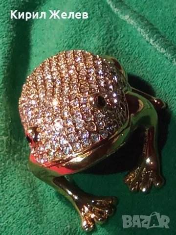 ВЕЛИКОЛЕПНА МЕДНА ЖАБКА КУТИЙКА За БИЖУТА с ДЕБЕЛА ПОЗЛАТА ЕМАЙЛ и ИСКРЯЩИ ФАСЕТИРАНИ КРИСТАЛИ 47100, снимка 17 - Други - 46801248