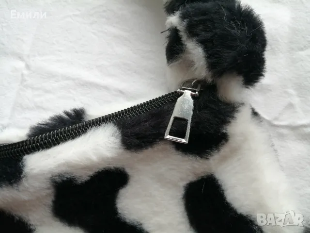 Дамска пухкава малка чантичка с принт кравичка, снимка 8 - Чанти - 48415062