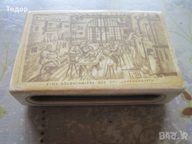 Уникален старинен порцеланов голям кибритник с кибрит