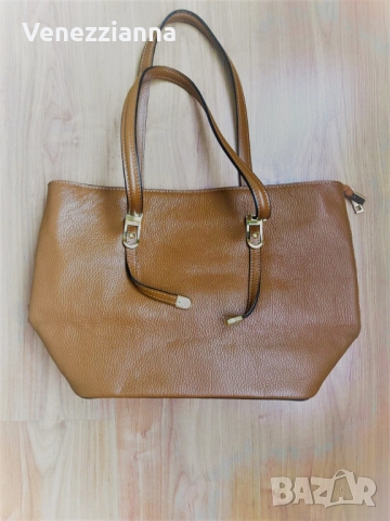 Дамска чанта в цвят коняк,естествена кожа