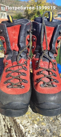 Високопланински туристически обувки Lowa 44, снимка 8 - Други спортове - 52253267